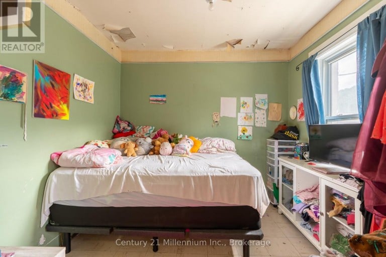 1700 3RD AVENUE E, Owen Sound, Ontario, N4K2L9