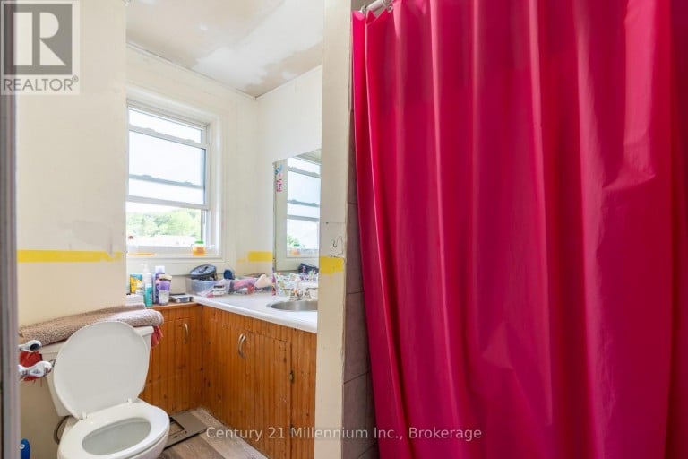 1700 3RD AVENUE E, Owen Sound, Ontario, N4K2L9