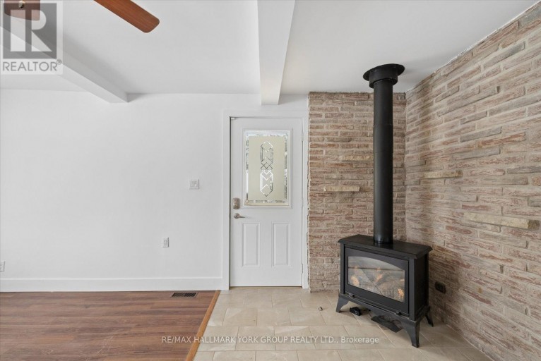 UPPER - 27008 KENNEDY ROAD, Georgina (Historic Lakeshore Communities), Ontario, L0E1S0