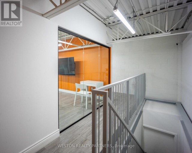 8 - 240 BARTOR ROAD, Toronto (Downsview-Roding-CFB), Ontario, M9M2W6