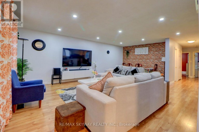 282B BROCK STREET W, Uxbridge, Ontario, L9P1G1