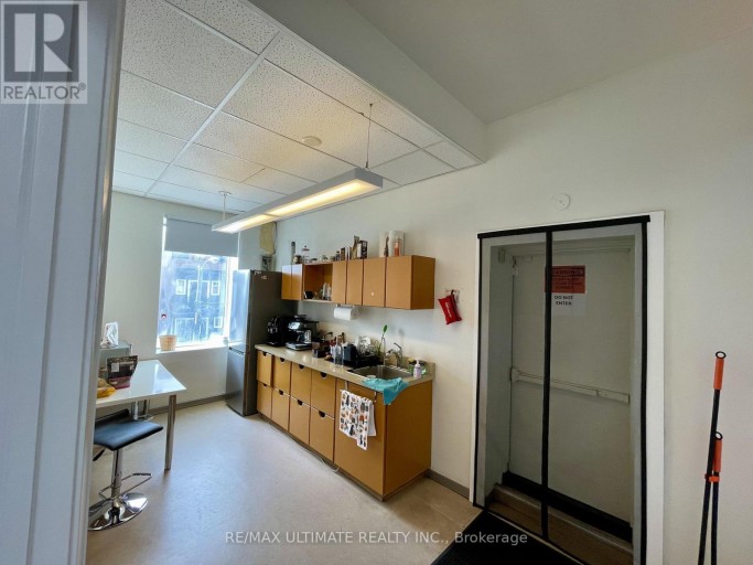 2ND FLOOR - 238 BROADVIEW AVENUE, Toronto (South Riverdale), Ontario, M4M2G6