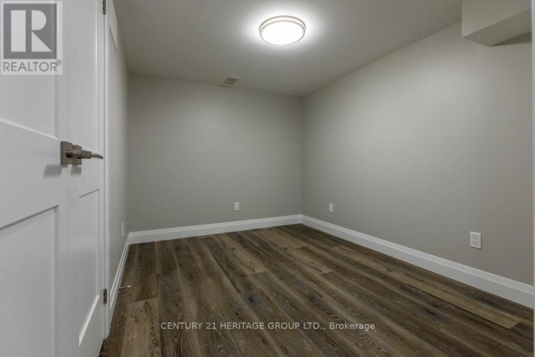 LOWER - 291 EAST 24TH STREET, Hamilton (Burkholme), Ontario, L8V2Y7