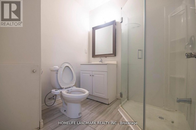 ROOM - 435 CONNAUGHT AVENUE, Toronto (Newtonbrook West), Ontario, M2R2M4