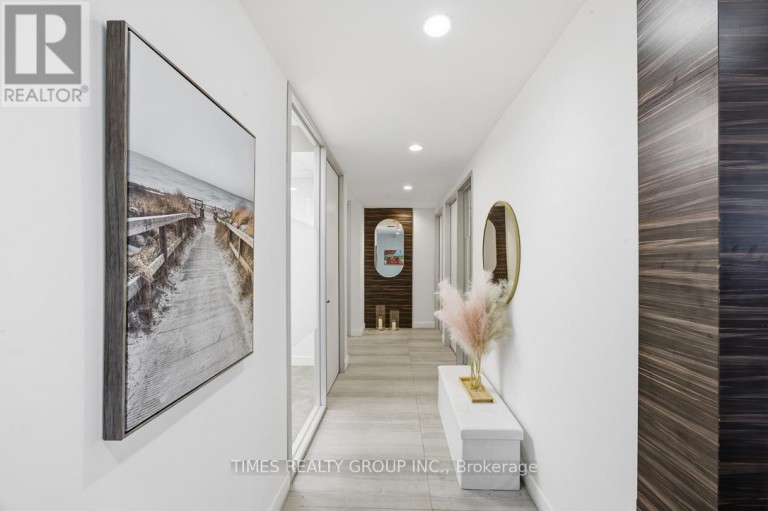 400 - 801 EGLINTON AVENUE W, Toronto (Forest Hill South), Ontario, M5N1E3