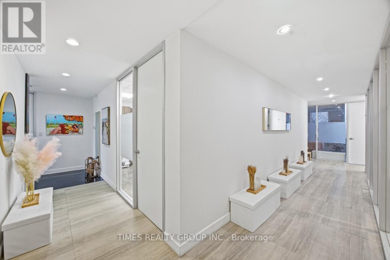 400 - 801 EGLINTON AVENUE W, Toronto (Forest Hill South), Ontario, M5N1E3