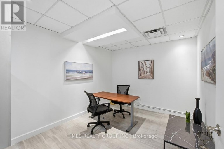 400 - 801 EGLINTON AVENUE W, Toronto (Forest Hill South), Ontario, M5N1E3