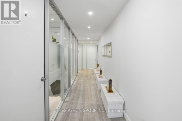 400 - 801 EGLINTON AVENUE W, Toronto (Forest Hill South), Ontario, M5N1E3
