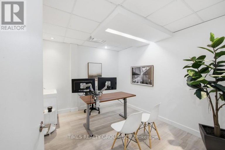 400 - 801 EGLINTON AVENUE W, Toronto (Forest Hill South), Ontario, M5N1E3
