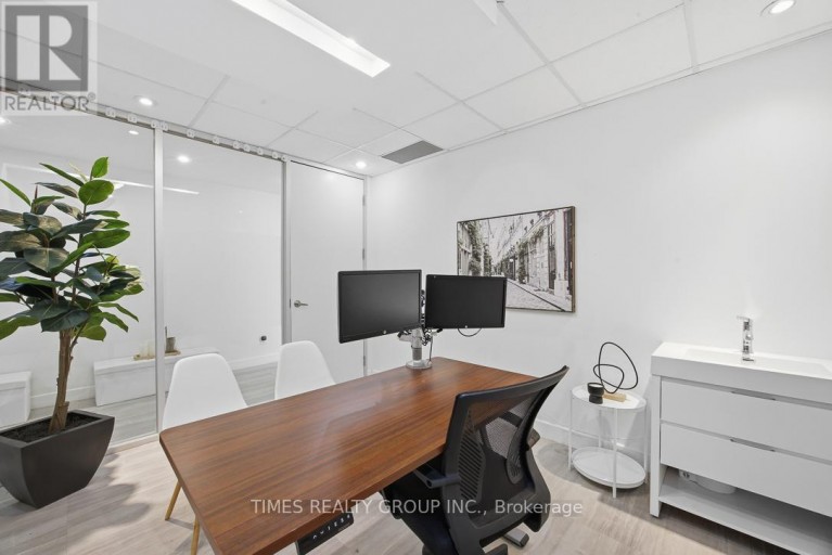 400 - 801 EGLINTON AVENUE W, Toronto (Forest Hill South), Ontario, M5N1E3