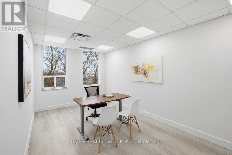 400 - 801 EGLINTON AVENUE W, Toronto (Forest Hill South), Ontario, M5N1E3