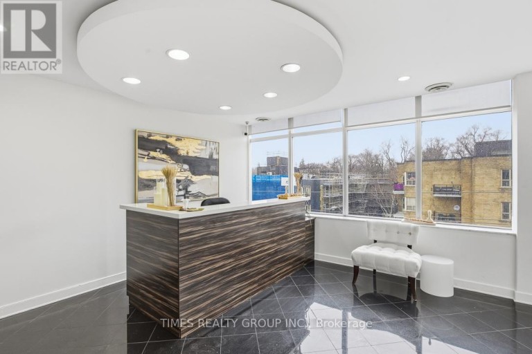 400 - 801 EGLINTON AVENUE W, Toronto (Forest Hill South), Ontario, M5N1E3