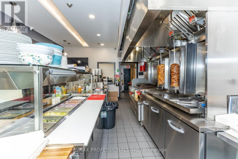 495 BLOOR STREET W, Toronto (University), Ontario, M5S1Y2