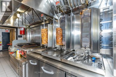 495 BLOOR STREET W Toronto (University) Ontario photo 17