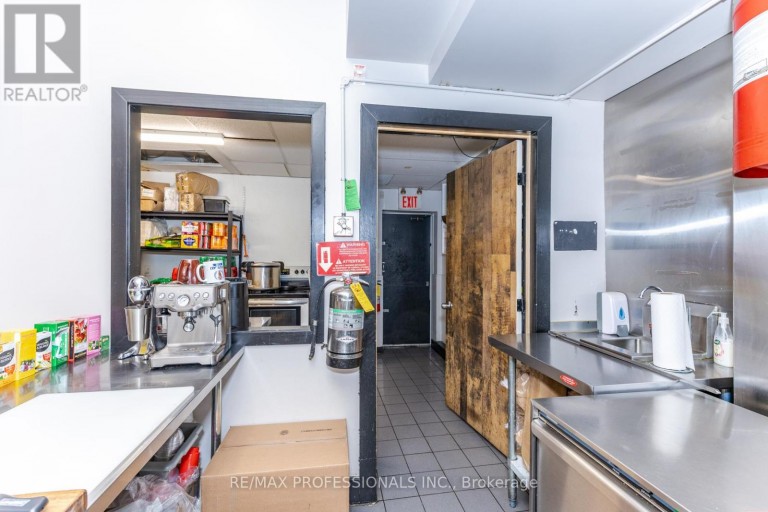 495 BLOOR STREET W, Toronto (University), Ontario, M5S1Y2