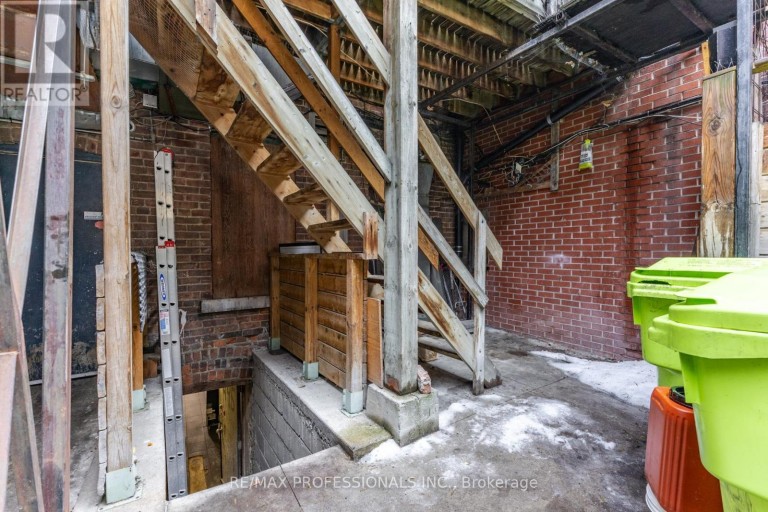 495 BLOOR STREET W, Toronto (University), Ontario, M5S1Y2
