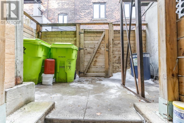 495 BLOOR STREET W, Toronto (University), Ontario, M5S1Y2