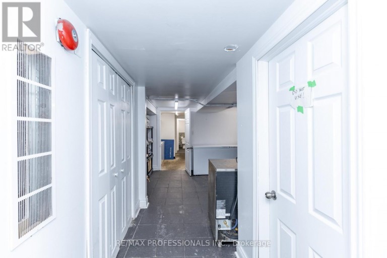 495 BLOOR STREET W, Toronto (University), Ontario, M5S1Y2