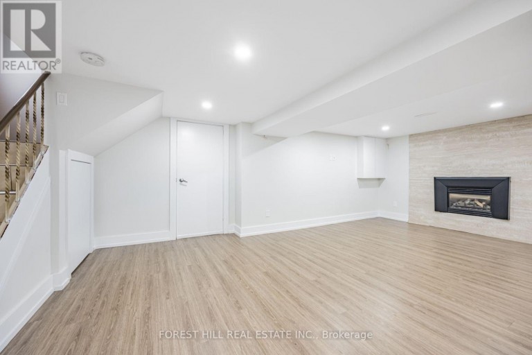 159 SPALDING ROAD, Toronto (Downsview-Roding-CFB), Ontario, M3K1K3
