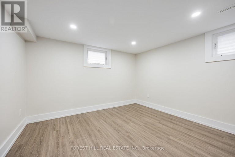 159 SPALDING ROAD, Toronto (Downsview-Roding-CFB), Ontario, M3K1K3