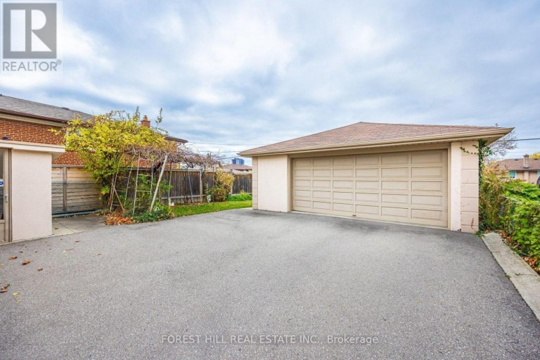 159 SPALDING ROAD, Toronto (Downsview-Roding-CFB), Ontario, M3K1K3