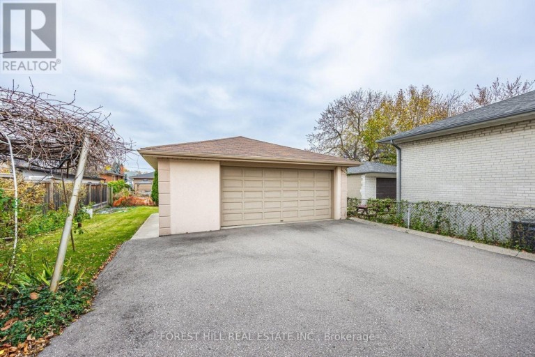 159 SPALDING ROAD, Toronto (Downsview-Roding-CFB), Ontario, M3K1K3