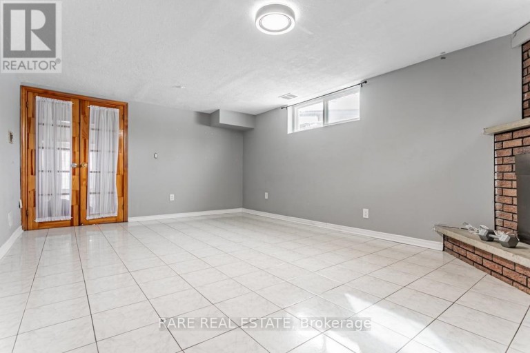 22 BAMFORD CRESCENT, Toronto (Black Creek), Ontario, M3N1T8