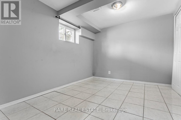 22 BAMFORD CRESCENT, Toronto (Black Creek), Ontario, M3N1T8