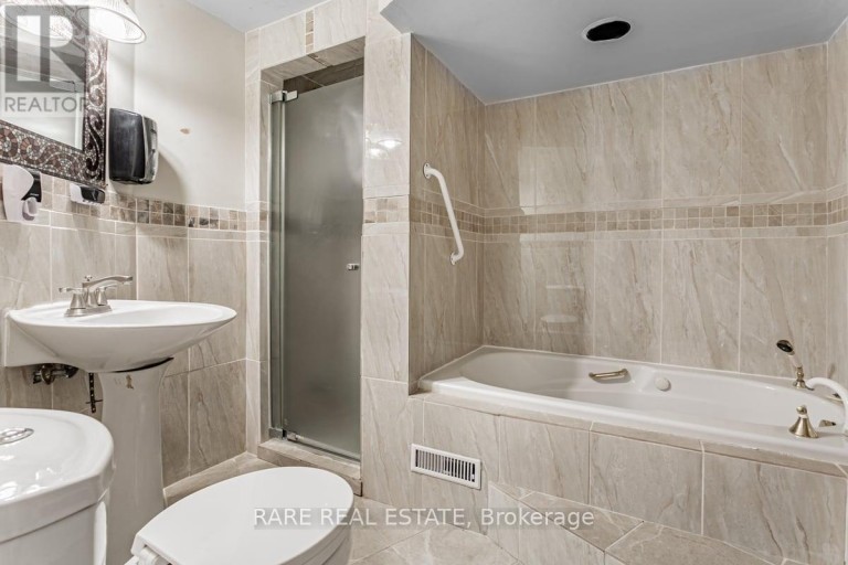 22 BAMFORD CRESCENT, Toronto (Black Creek), Ontario, M3N1T8