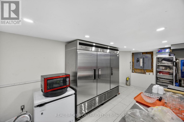 16 WEST STREET S, Orillia, Ontario, L3V5B8