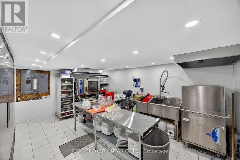 16 WEST STREET S, Orillia, Ontario, L3V5B8