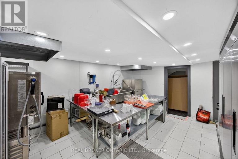 16 WEST STREET S, Orillia, Ontario, L3V5B8