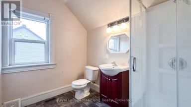 43 TRAFALGAR STREET Goderich (Goderich (Town)) Ontario photo 18