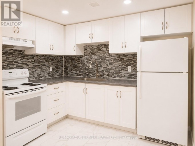 16 DOMINY DRIVE, Ajax (Central), Ontario, L1T3H6