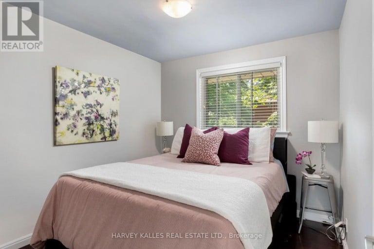 49 LEARMONT DRIVE, Toronto (Willowridge-Martingrove-Richview), Ontario, M9R2E9