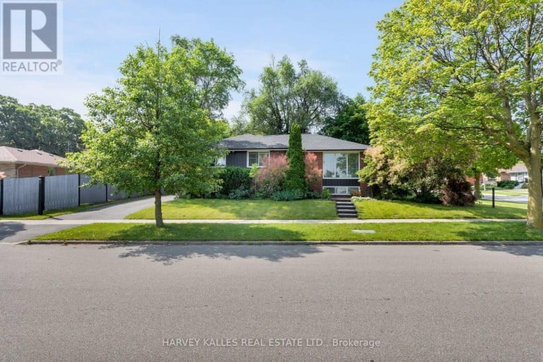 49 LEARMONT DRIVE, Toronto (Willowridge-Martingrove-Richview), Ontario, M9R2E9