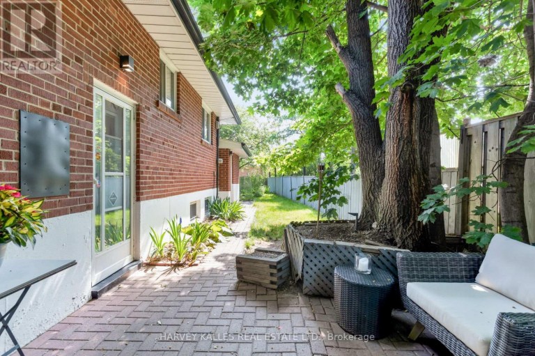 49 LEARMONT DRIVE, Toronto (Willowridge-Martingrove-Richview), Ontario, M9R2E9