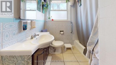 261 WINNIPEG STREET London East (East H) Ontario photo 12
