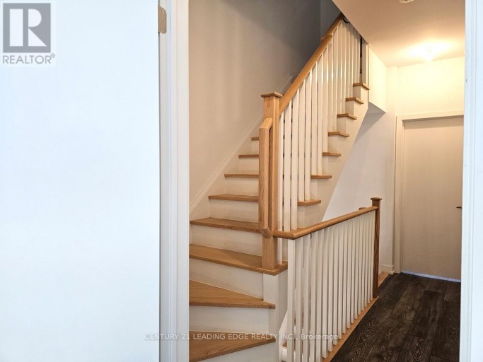 ROOM 1 - 10 SPRUCE PINES CRESCENT, Toronto (Victoria Village), Ontario, M4A1C5