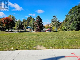 ROOM 1 - 10 SPRUCE PINES CRESCENT Toronto (Victoria Village) Ontario photo 20