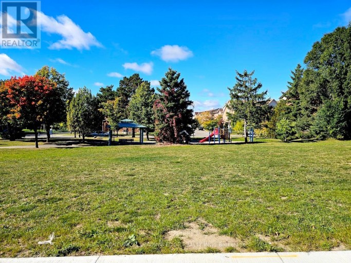 ROOM 1 - 10 SPRUCE PINES CRESCENT, Toronto (Victoria Village), Ontario, M4A1C5