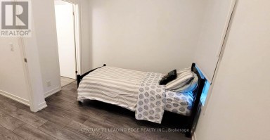 ROOM 1 - 10 SPRUCE PINES CRESCENT Toronto (Victoria Village) Ontario photo 4