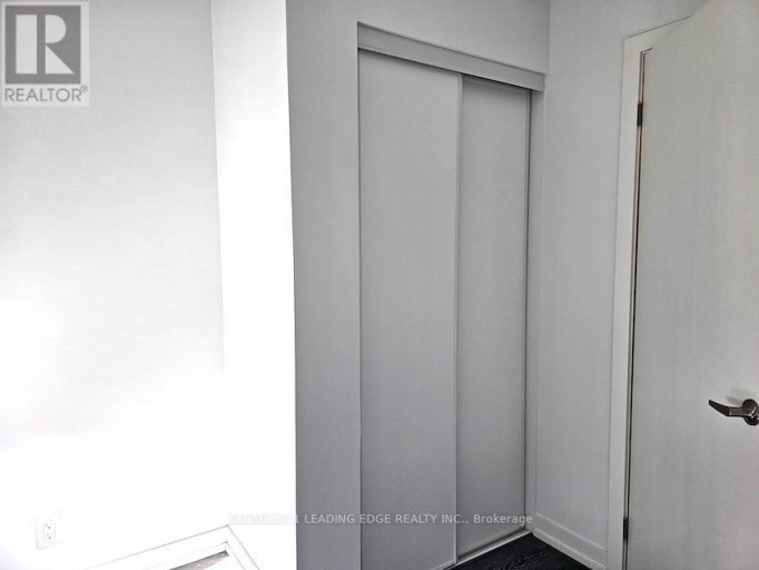 ROOM 1 - 10 SPRUCE PINES CRESCENT, Toronto (Victoria Village), Ontario, M4A1C5