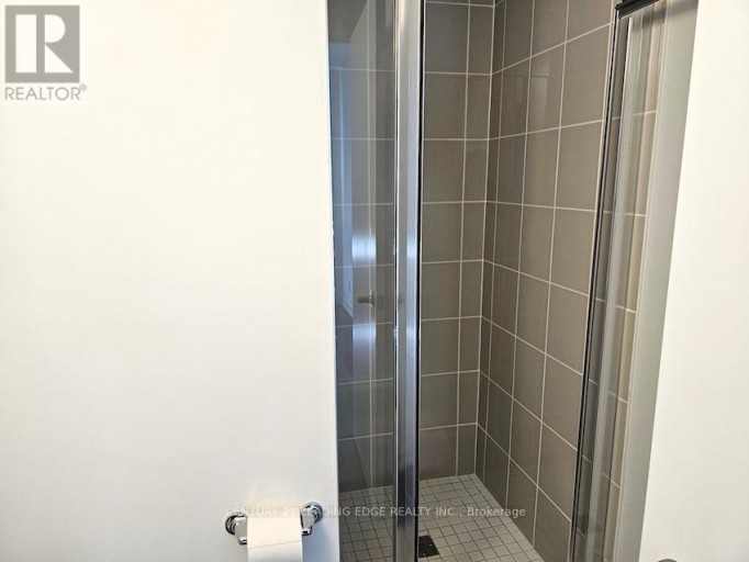 ROOM 1 - 10 SPRUCE PINES CRESCENT, Toronto (Victoria Village), Ontario, M4A1C5