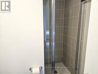 ROOM 1 - 10 SPRUCE PINES CRESCENT Toronto (Victoria Village) Ontario photo 7