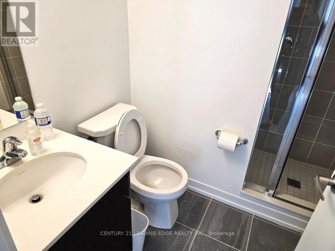 ROOM 1 - 10 SPRUCE PINES CRESCENT, Toronto (Victoria Village), Ontario, M4A1C5