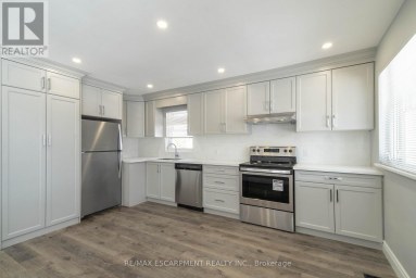 1 - 196 UPPER PARADISE ROAD Hamilton (Westcliffe) Ontario photo 1