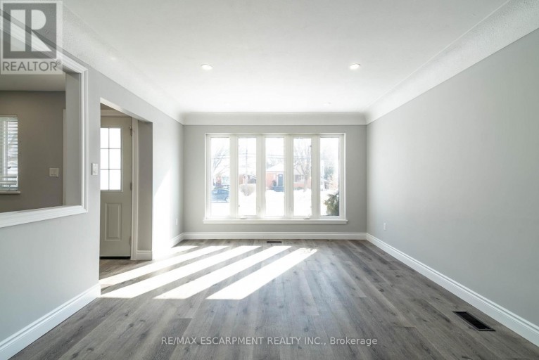 1 - 196 UPPER PARADISE ROAD, Hamilton (Westcliffe), Ontario, L9C5B9