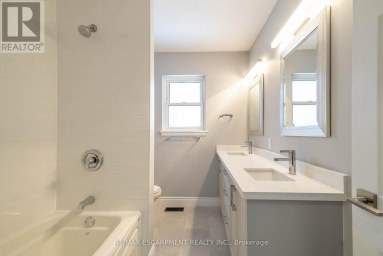 1 - 196 UPPER PARADISE ROAD Hamilton (Westcliffe) Ontario photo 11