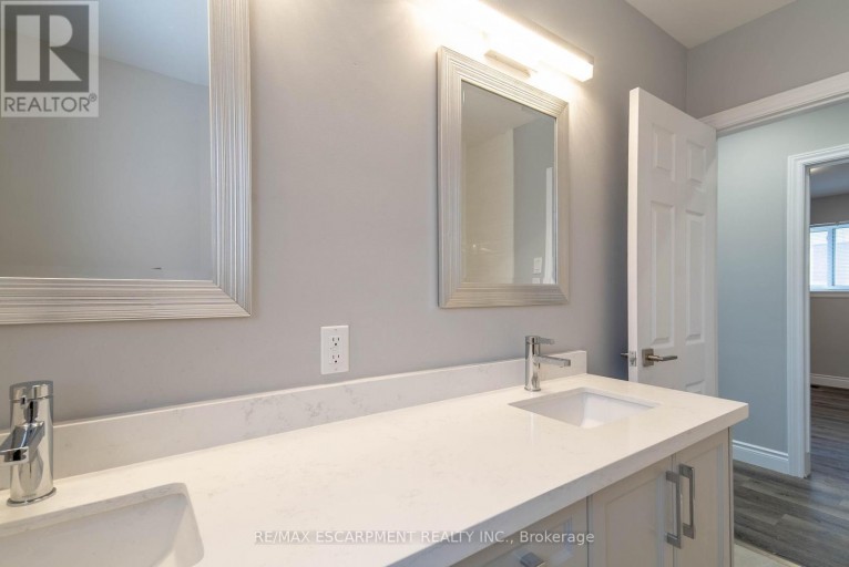 1 - 196 UPPER PARADISE ROAD, Hamilton (Westcliffe), Ontario, L9C5B9